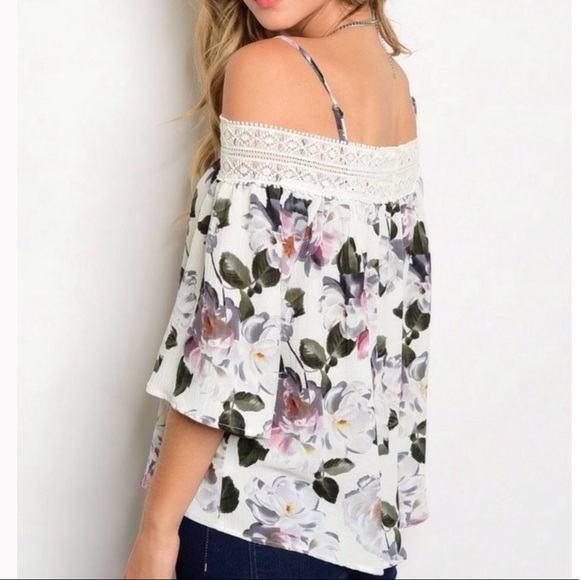 🛍Last one!🛍 Ivory Floral Off The Shoulder Top - Picture 2 of 4